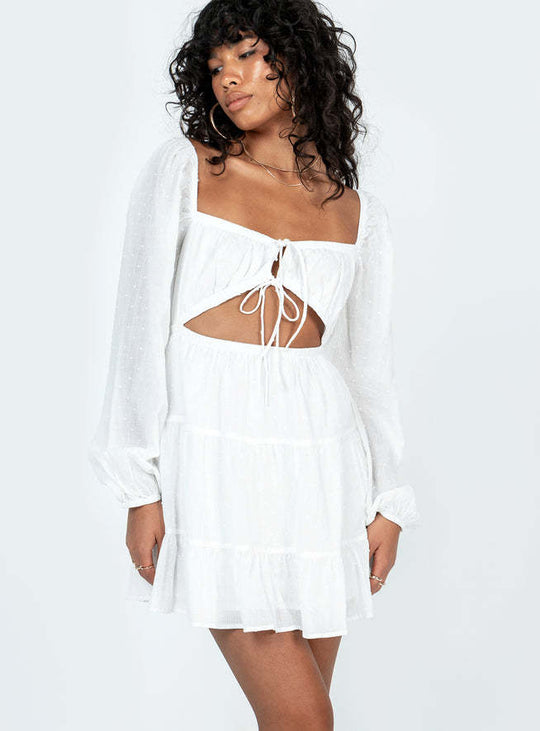 Damen luftiges Minikleid mit Cut-Out und Rüschendetails R&B