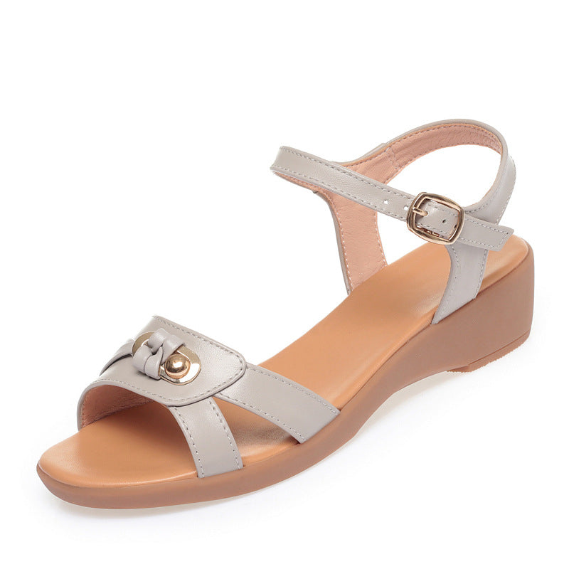 Damen Bequeme Wedgesandaletten mit elegantem Riemendesign und modischem Schmuckdetail R&B