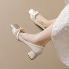 Damen elegante Blockabsatz-Pumps mit hochwertigem Schleifenakzent