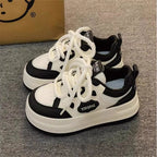 Damen Schnürsneaker mit modernen Design-Elementen und dämpfender Sohle