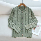 Damen Strickjacke mit tiefem V-Ausschnitt und handgearbeiteten Details