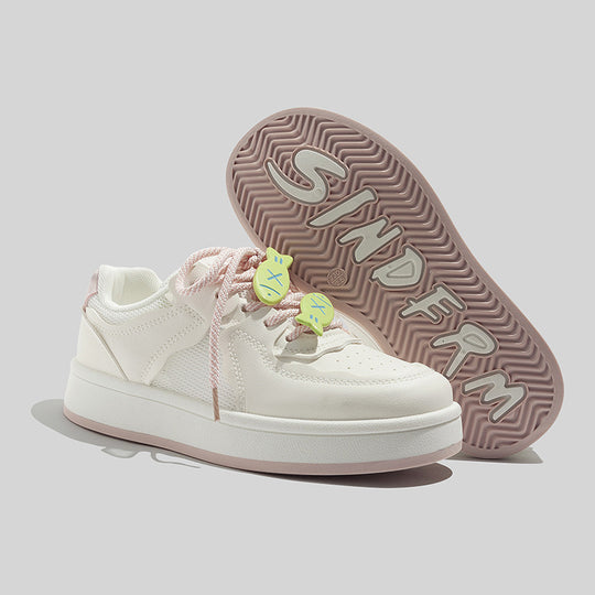 Damen Plattform Sneakers mit innovativem Design und verspielten Schnürdetails R&B