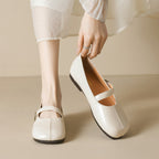Damen Ballerinas mit elegantem Riemen und hochwertiger Lackoberfläche