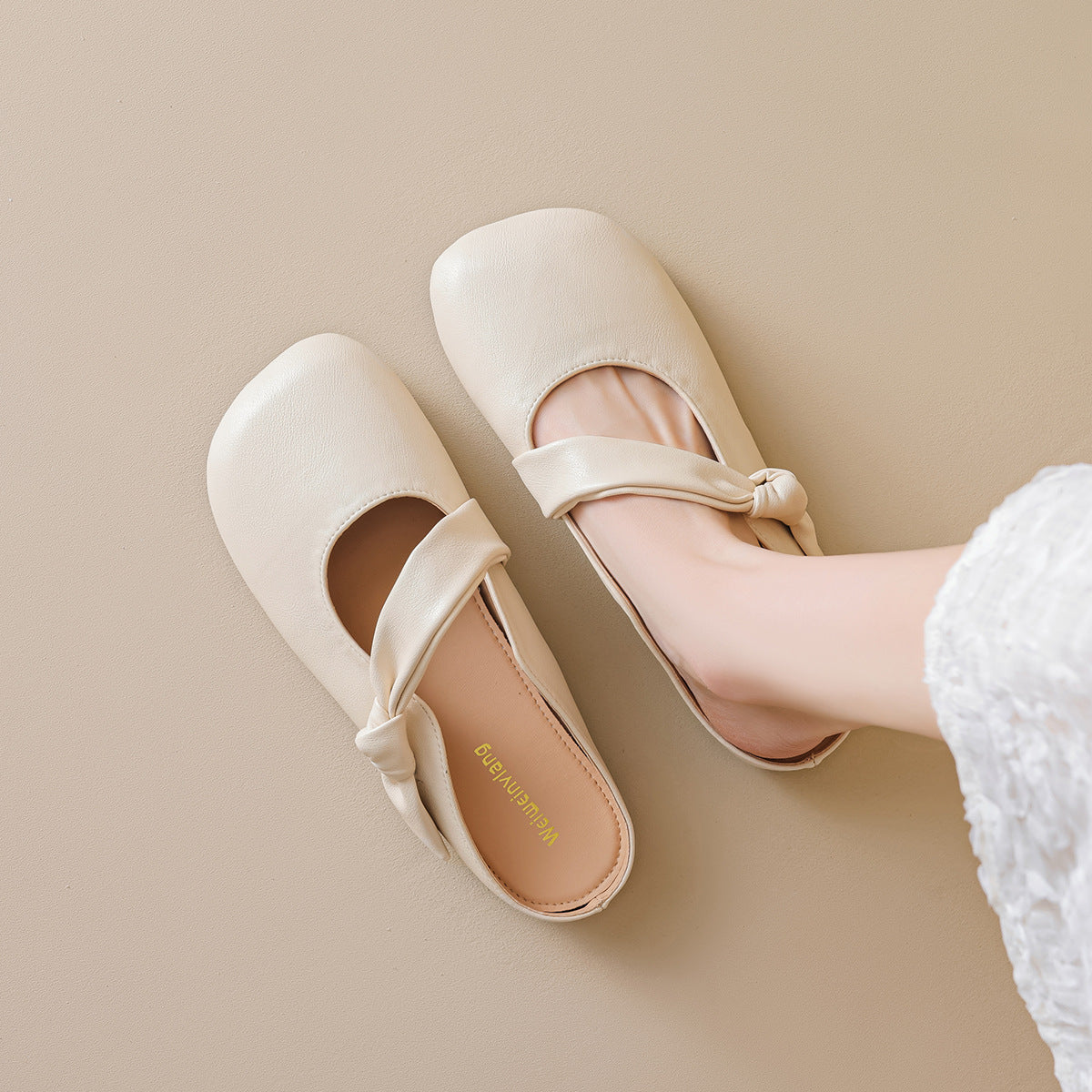 Damen Slipper mit modischem Knotendetail