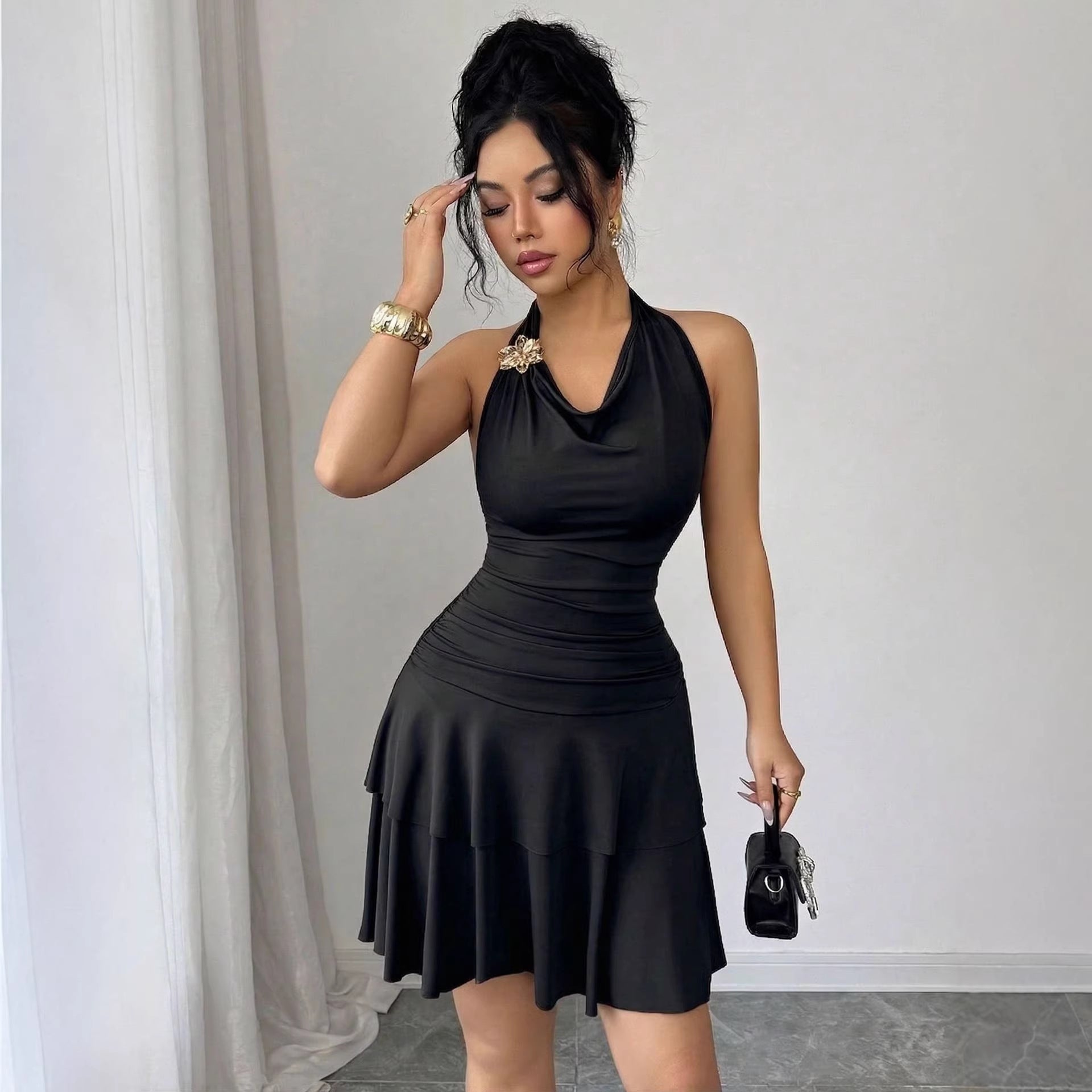 Damen nan Halter-Midikleid mit Wasserfall-Ausschnitt, taillierter Raffung und stufenweisem Volantrock R&B