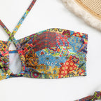 Damen Bandeau-Bikini mit verspieltem kräftigem Muster