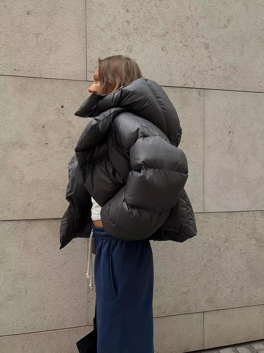 Damen oversized Daunenjacke mit hohem Kragen und voluminösen Ärmeln R&B