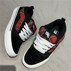 Damen Sneakers mit kariertem Obermaterial und robustem Veloursleder