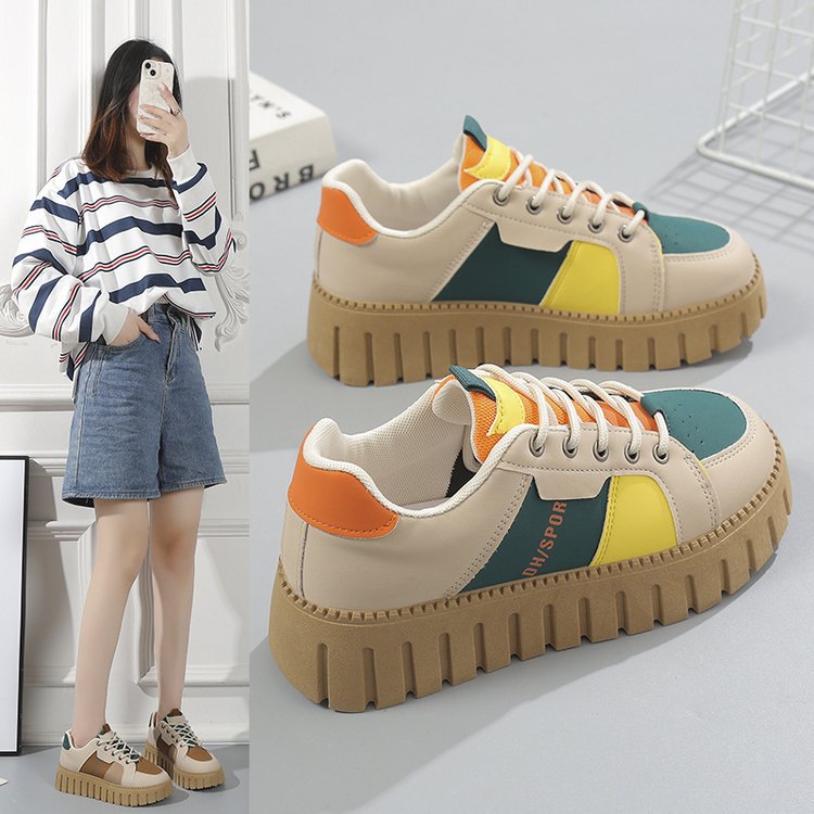Damen Plateau-Sneaker mit strukturiertem Sohlenprofil und modischem Design R&B