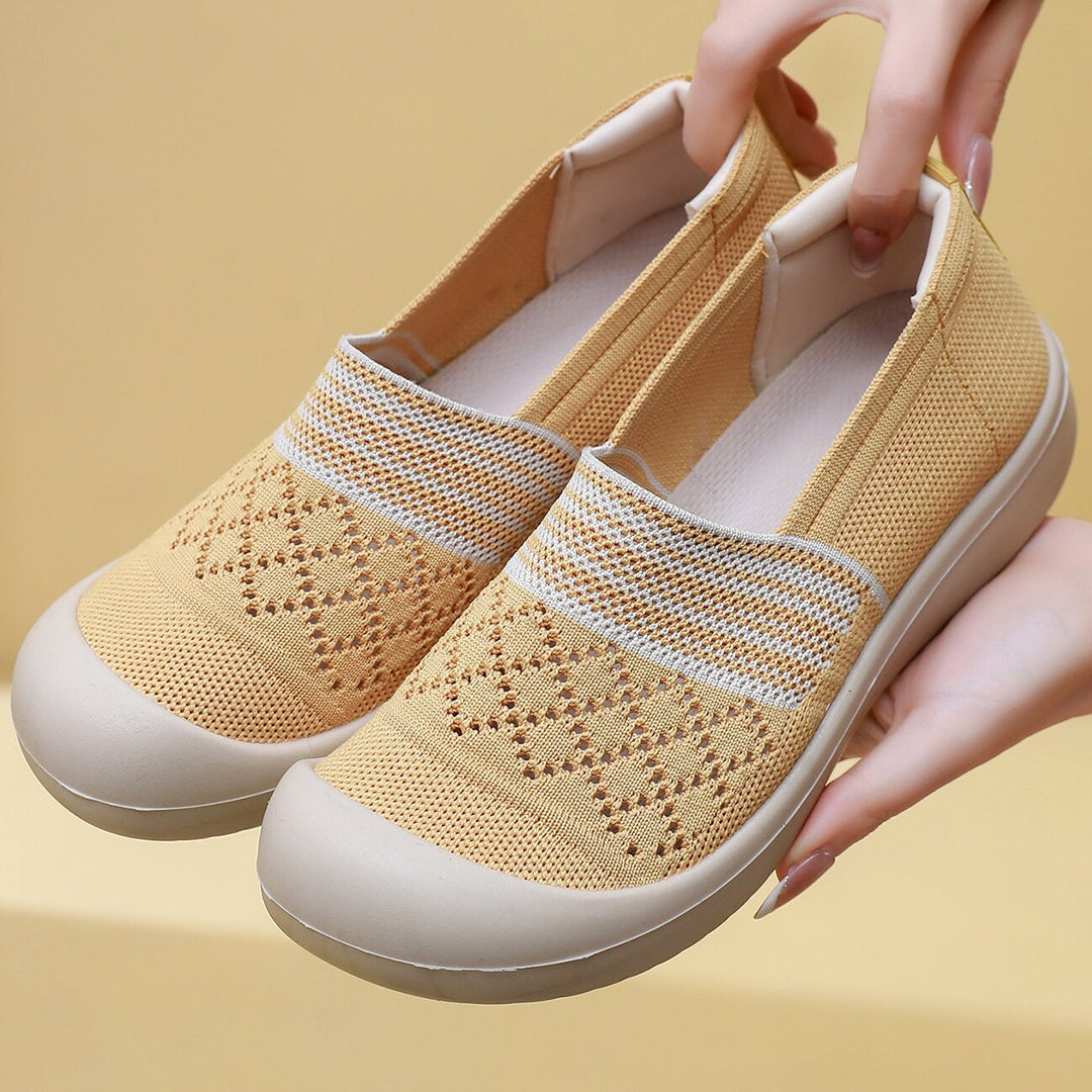 Damen Atmungsaktive und komfortable Slip-On Schuhe mit elastischem Einsatz R&B