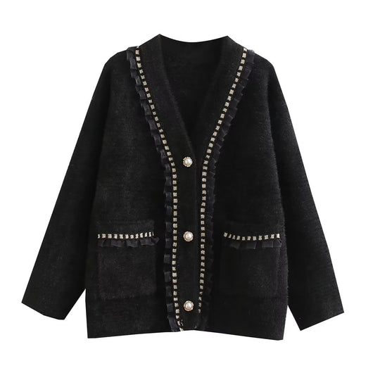 Damen modische Strickjacke mit dekorativen Rüschen und perlenverzierten Knopfdetails R&B