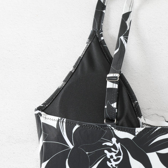 Damen Einteiler Badeanzug mit elegantem floralem Design und modernem V-Ausschnitt R&B