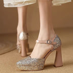Damen Glitzernde Plateau-Pumps mit elegantem Riemchen