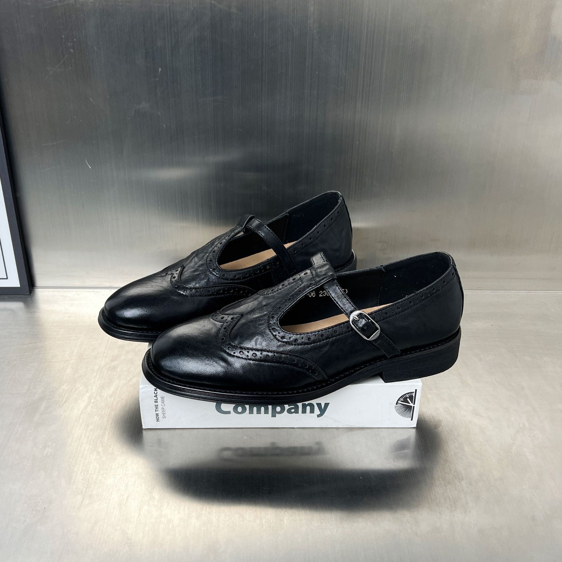 Damen elegante Slipper mit modischen Schnallen und luftigem Design R&B