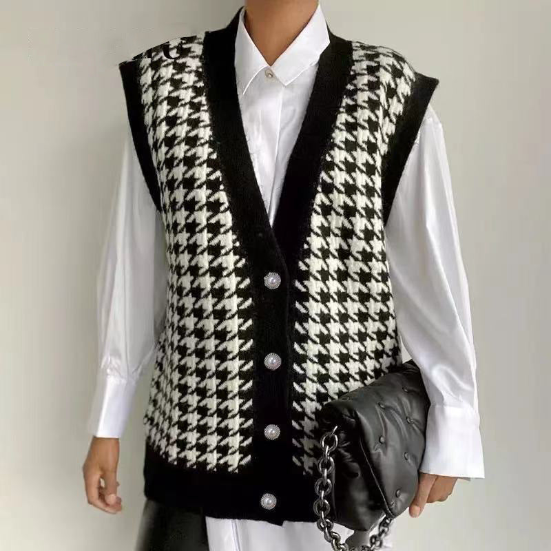 Damen Ärmellose Strickweste mit klassischem Karomuster und dekorativen Knöpfen R&B