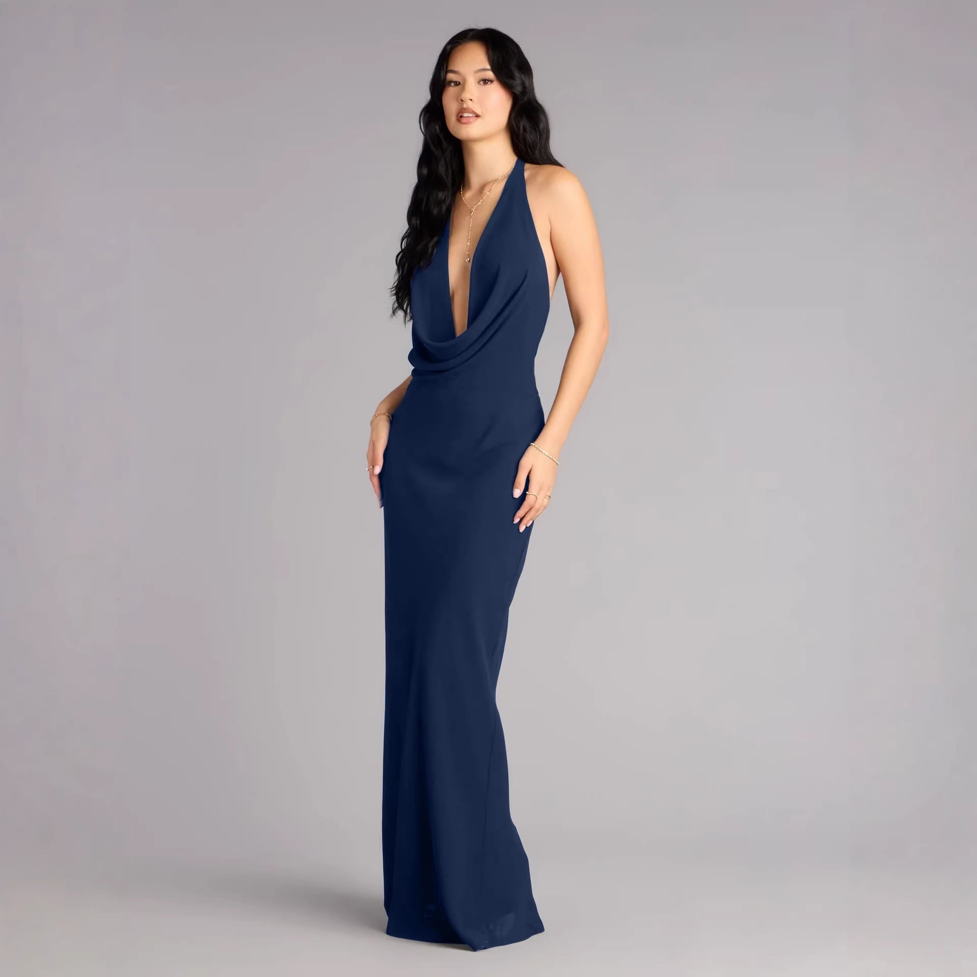 Damen elegantes Maxikleid mit einzigartigem Halterhalsschnitt R&B