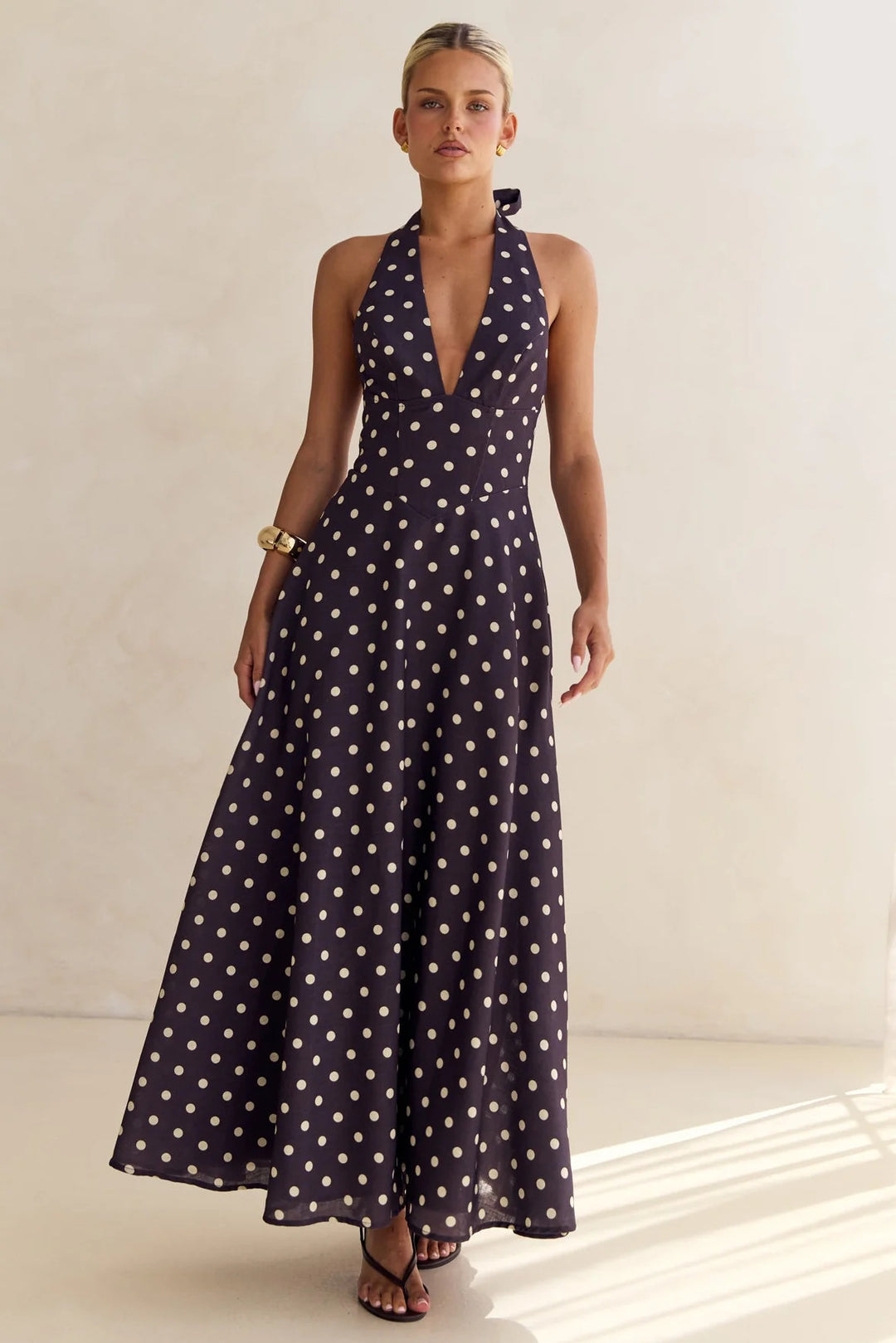 Damen Maxikleid mit tiefem V-Ausschnitt und floralen Akzenten R&B