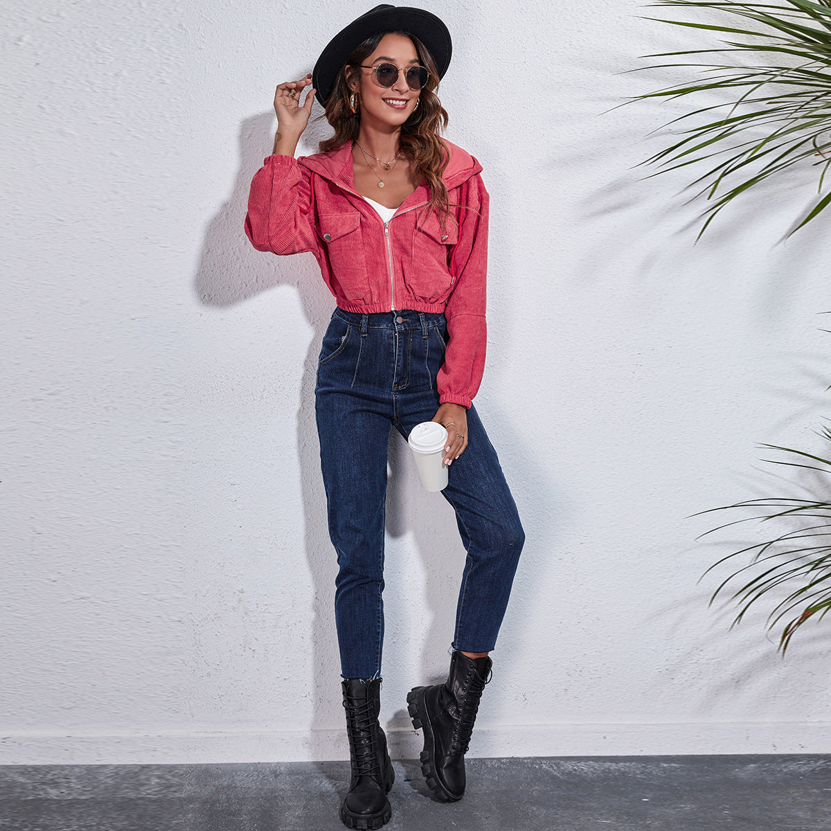 Damen Kurzjacke mit lässigem Schnitt und praktischen Brusttaschen R&B