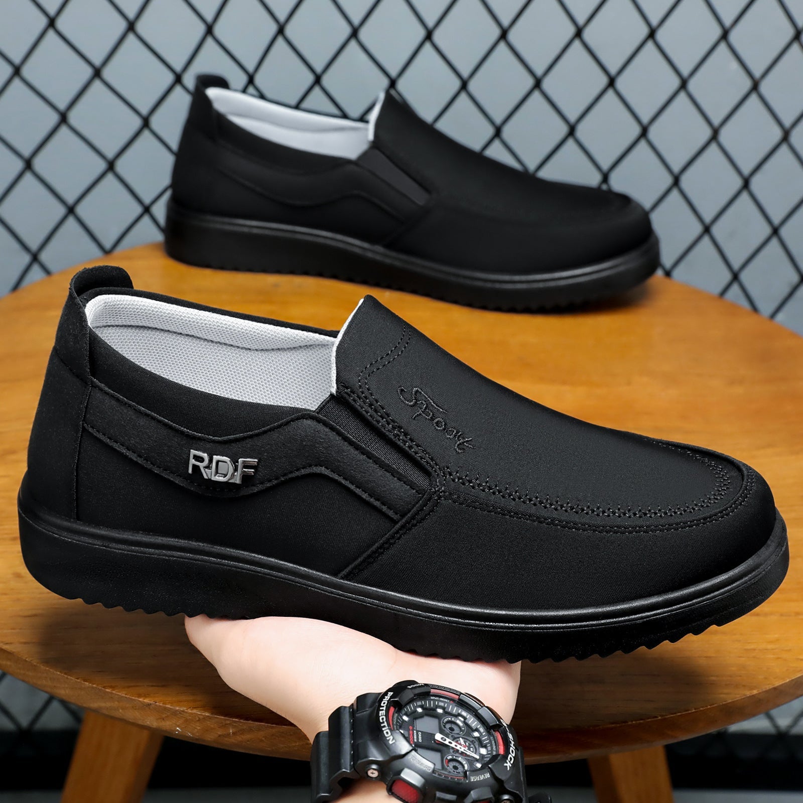 Damen Modische und komfortable Slip-On Schuhe aus hochwertigem Material
