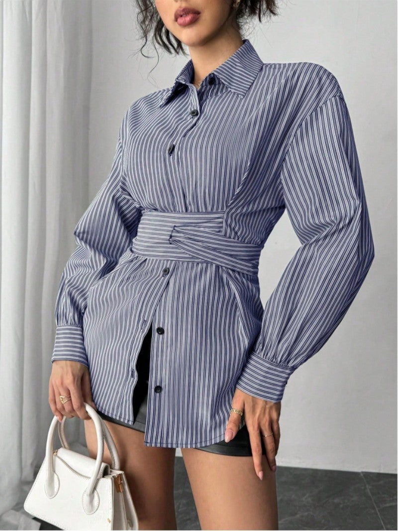 Damen Modische Hemdbluse mit taillierendem Gürtel und komfortablem Schnitt R&B