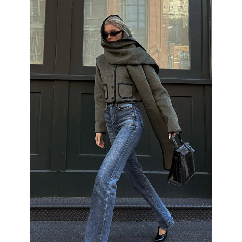 Damen Elegante cropped Jacke mit schickem Schal und raffinierten Taschen R&B