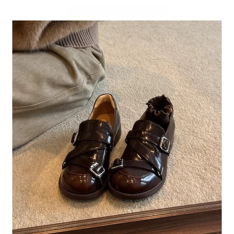 Damen Modische Slipper mit einzigartigem Schnallenverschluss und glänzender Oberfläche R&B