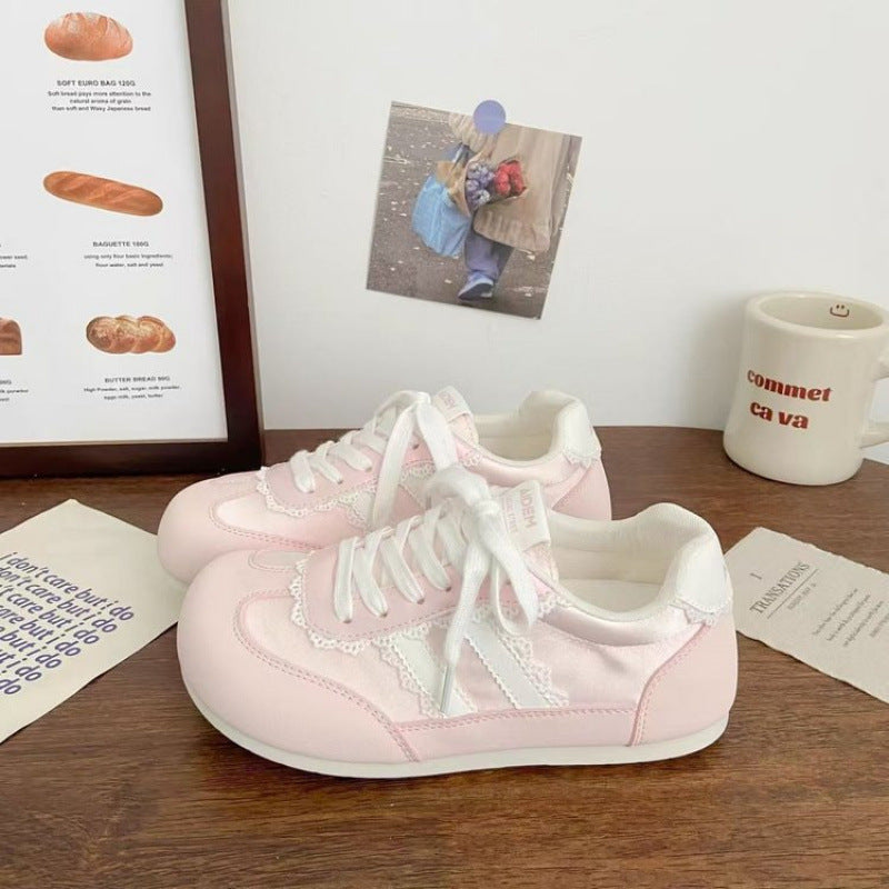 Damen Sneakers mit verspieltem Spitzendetail und atmungsaktiver Obermaterialstruktur R&B