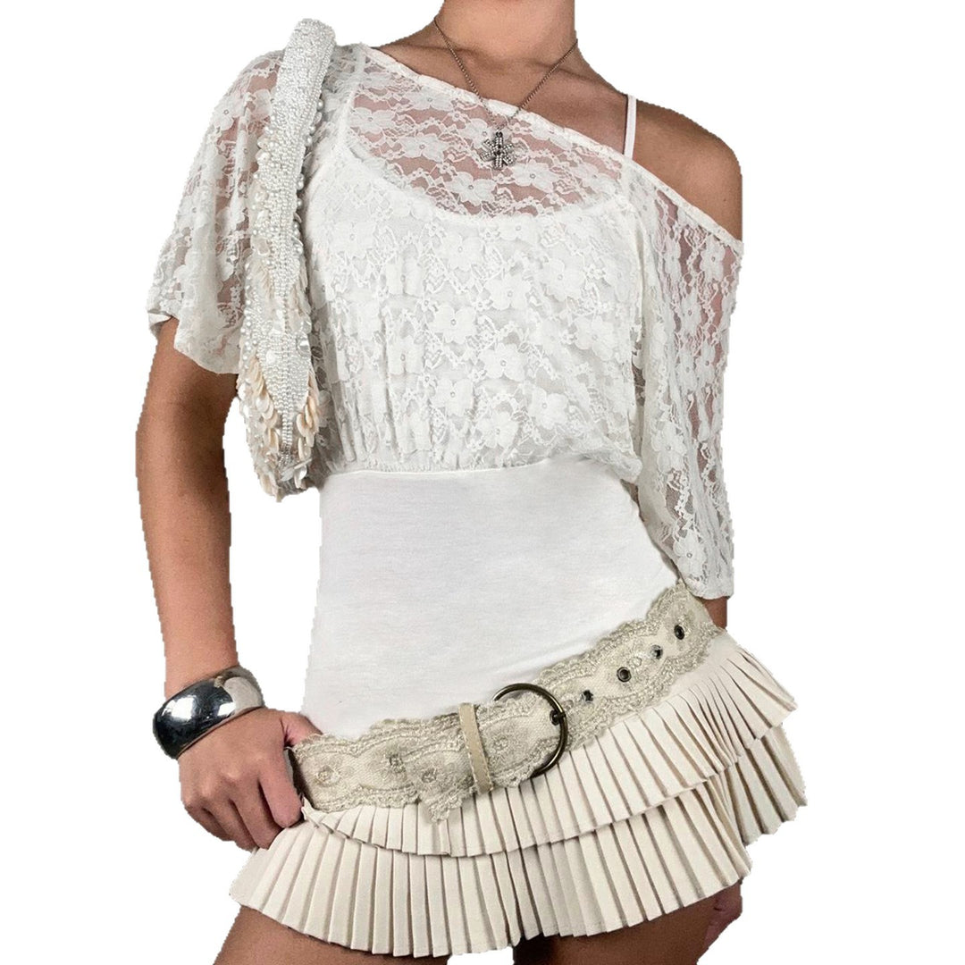 Damen Spitzenshirt mit figurbetontem Unterteil R&B