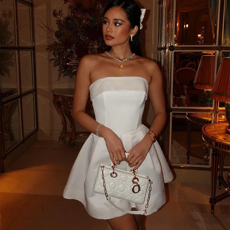 Damen Trägerloses Cocktailkleid mit elegantem Rüschensaum R&B