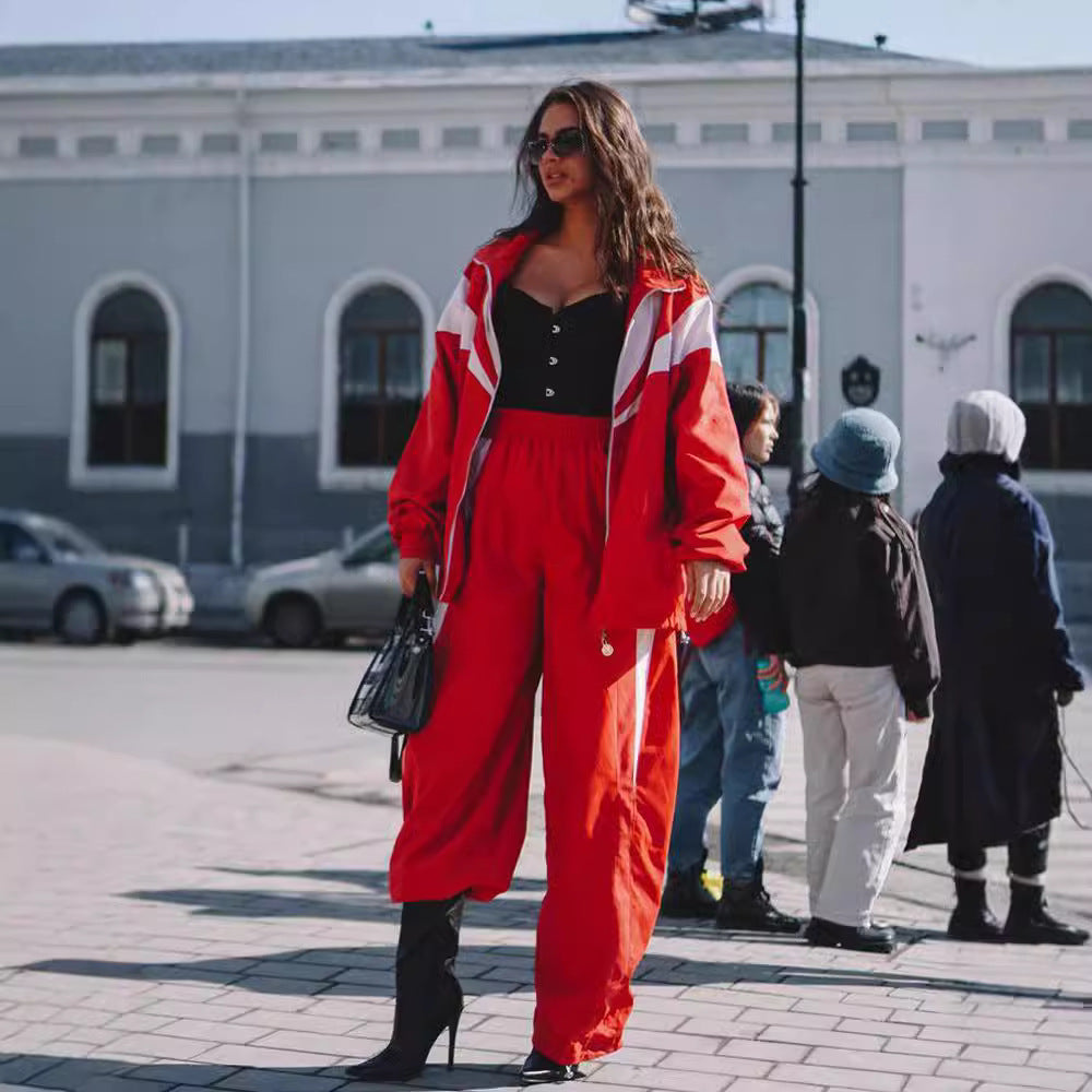 Damen sportliches Freizeitanzug-Set mit Designerkapuze und gestreiftem Design