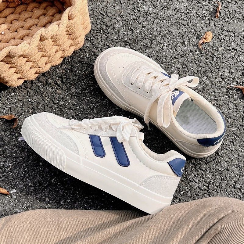 Damen Sportliche Sneakers mit trendigen Akzenten und hochwertiger Materialkombination R&B