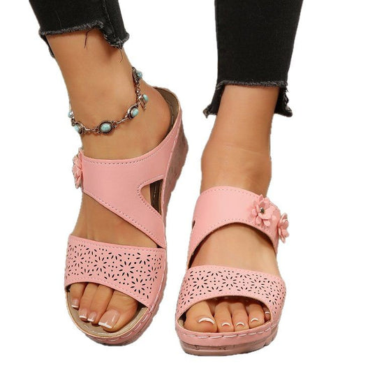 Damen Komfortable Sandalen mit floraler Perforation und ergonomischem Fußbett R&B