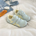 Damen Sportliche Sneakers mit hochwertigem Veloursleder und praktischen Klettverschlüssen