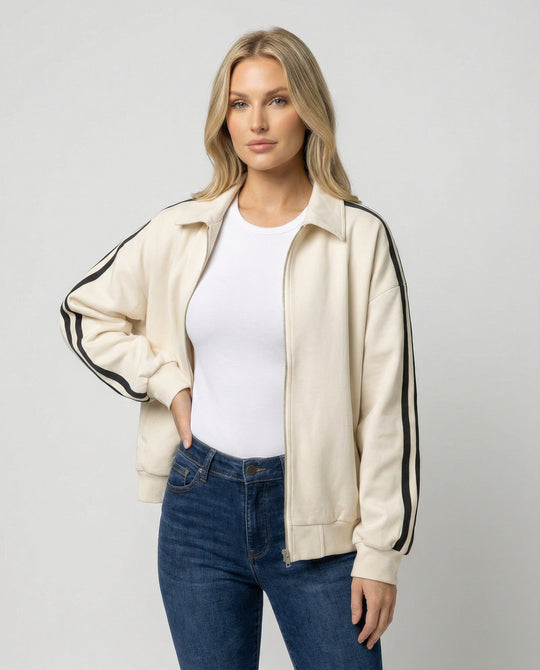 Damen sportlich-elegante weite Reißverschlussjacke mit Hemdkragen, Eingrifftaschen und kontrastierenden Ärmelstreifen R&B