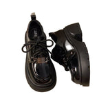 Damen Chunky Sneakers mit glänzender Oberfläche und modischem Anhänger R&B