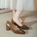 Damen elegante Absatzschuhe mit modischem Schmuckdetail
