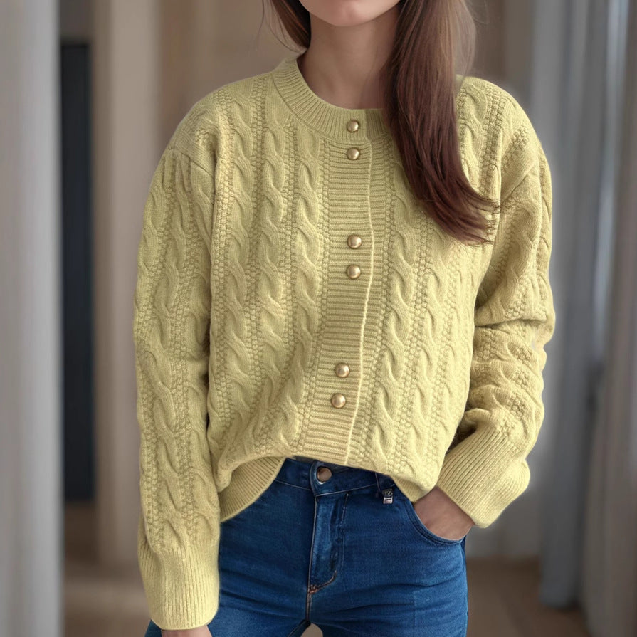 Damen Strickjacke mit eleganter Zopfmusterstruktur und dekorativen Knöpfen R&B
