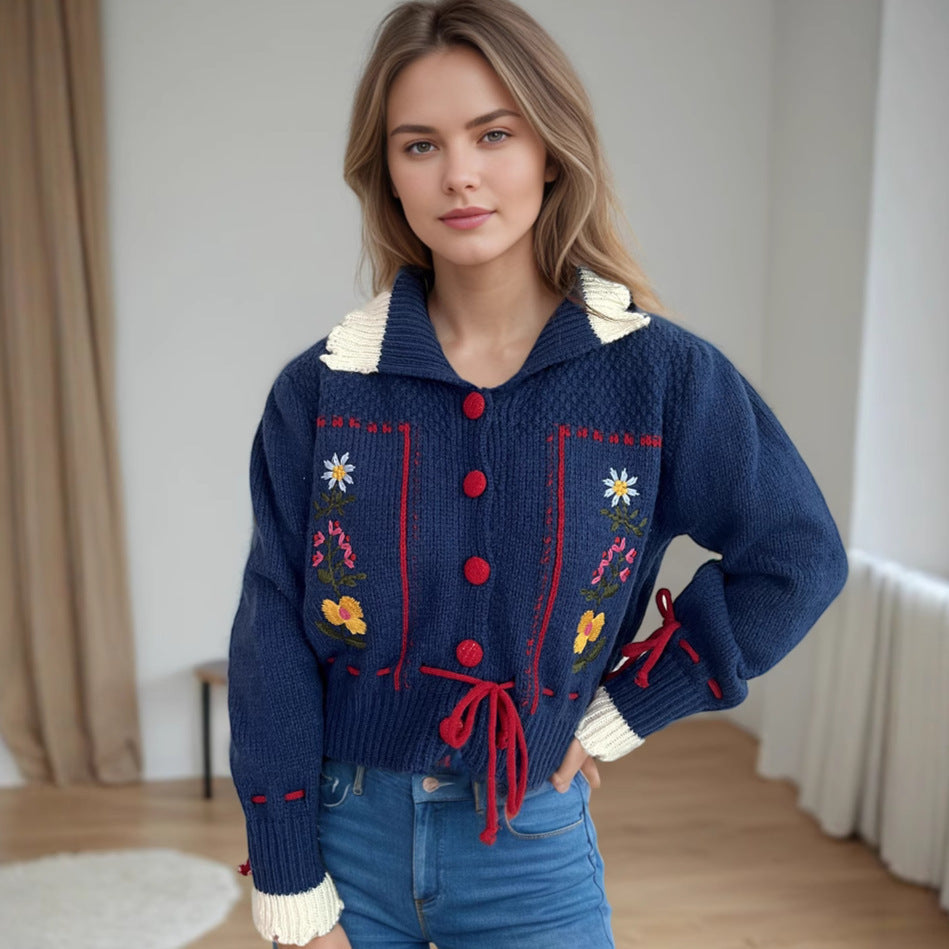 Damen Strickjacke mit floralen Stickereien und dekorativen Knöpfen R&B