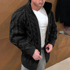 Herren Grobstrickjacke mit klassischem Stehkragen und Knopfverschluss