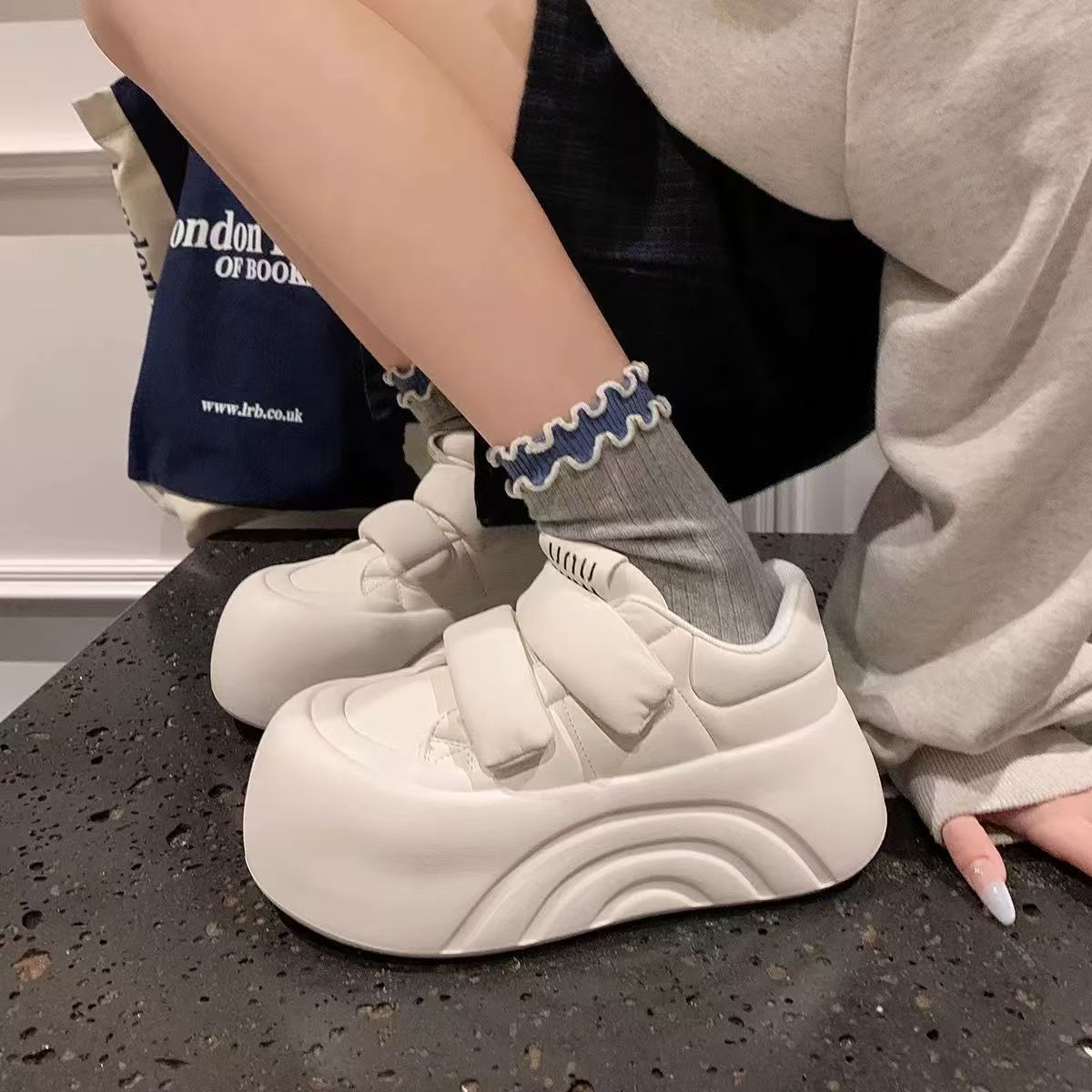 Damen Plateausneaker mit praktischen Klettverschlüssen und ergonomischer Sohle
