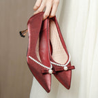 Damen elegante Pumps mit Perlenapplikation und raffinierter Schleife