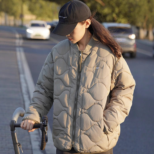 Damen wattierte Freizeitjacke mit gestepptem Design und praktischen Taschen R&B