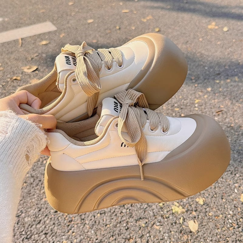 Damen Plattform Sneakers mit innovativem Design und hohem Tragekomfort