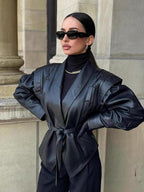 Damen modische Bikerjacke mit dekorativen Schnürdetails und eleganter Taillierung R&B