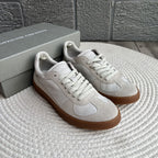 Damen Sneakers mit premium Wildleder-Obermaterial und komfortabler Laufsohle