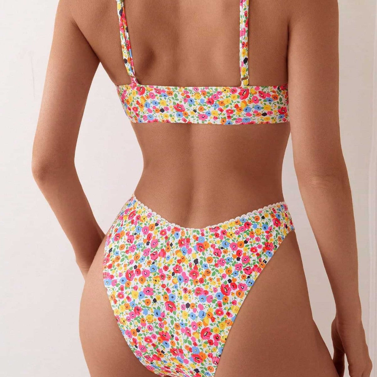 Damen Triangel-Bikini mit floralem Muster und feinen Details R&B