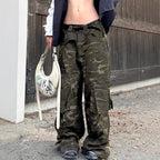 Damen Cargo-Hose im lässigen Camouflage-Stil mit großzügigen Taschen R&B