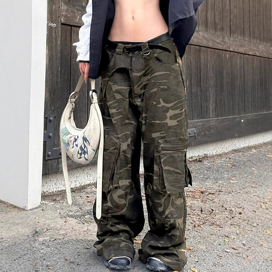 Damen Cargo-Hose im lässigen Camouflage-Stil mit großzügigen Taschen R&B