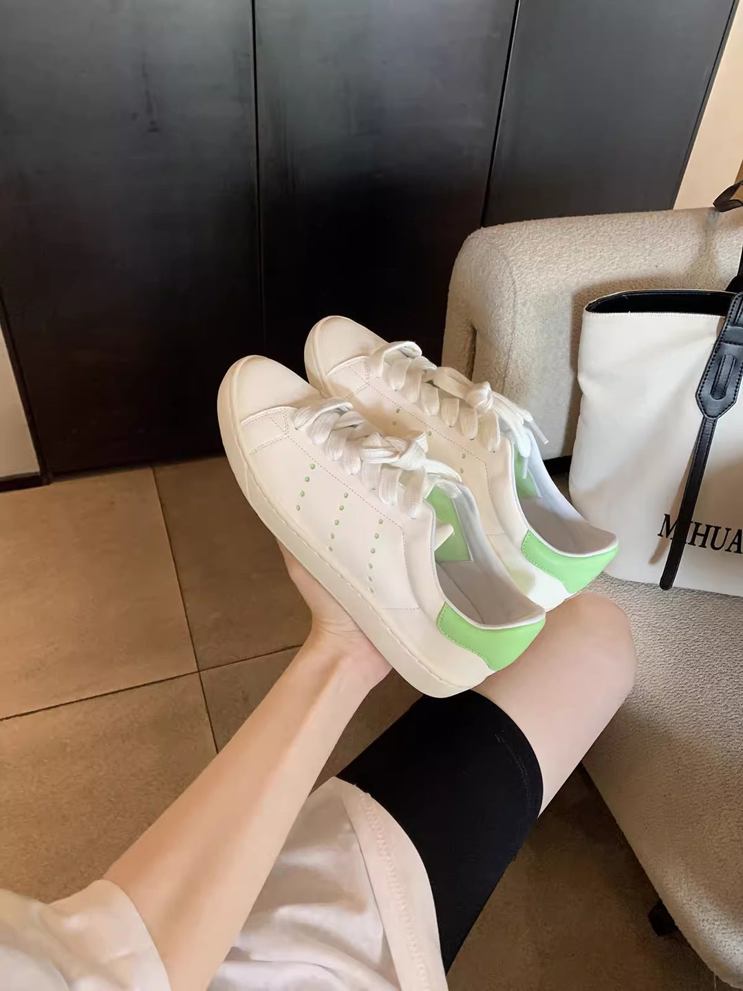 Damen Sportliche Sneaker mit atmungsaktiver Oberflächenstruktur und gepolsterter Sohle R&B