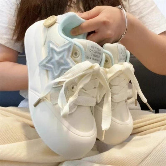 Damen Sneakers im sportlich-eleganten Design mit dekorativem Knopf und gepolsterter Innensohle R&B